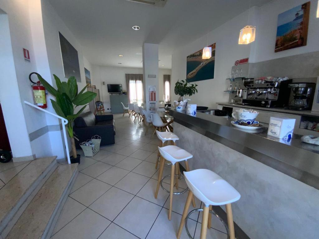 Hotel Ristorante La Marina Mhotelsgroup San Bartolomeo Al Mare Eksteriør billede