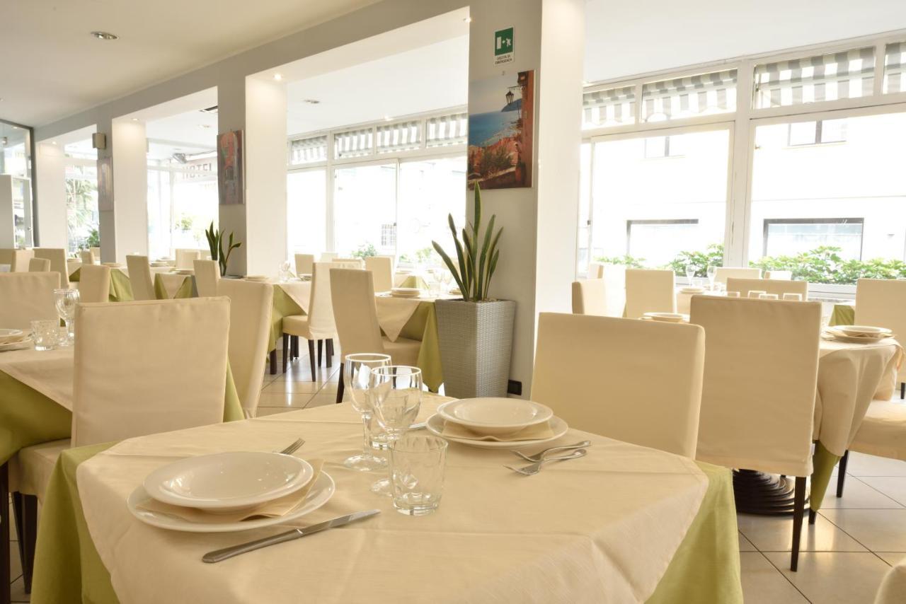 Hotel Ristorante La Marina Mhotelsgroup San Bartolomeo Al Mare Eksteriør billede