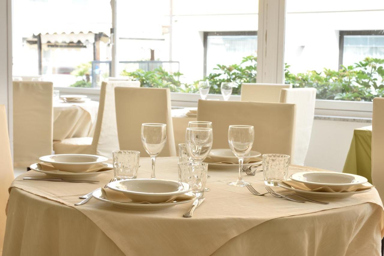 Hotel Ristorante La Marina Mhotelsgroup San Bartolomeo Al Mare Eksteriør billede