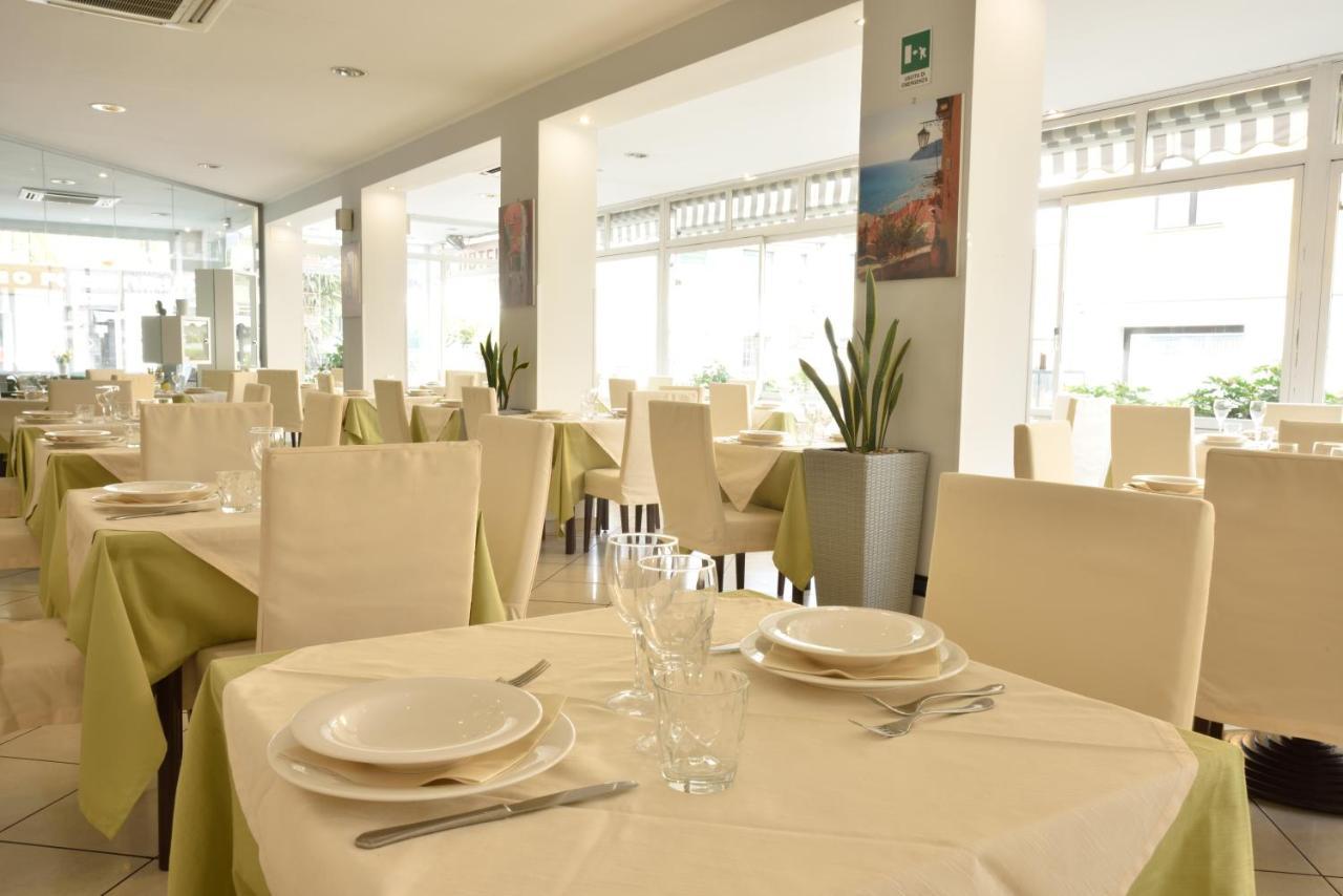 Hotel Ristorante La Marina Mhotelsgroup San Bartolomeo Al Mare Eksteriør billede