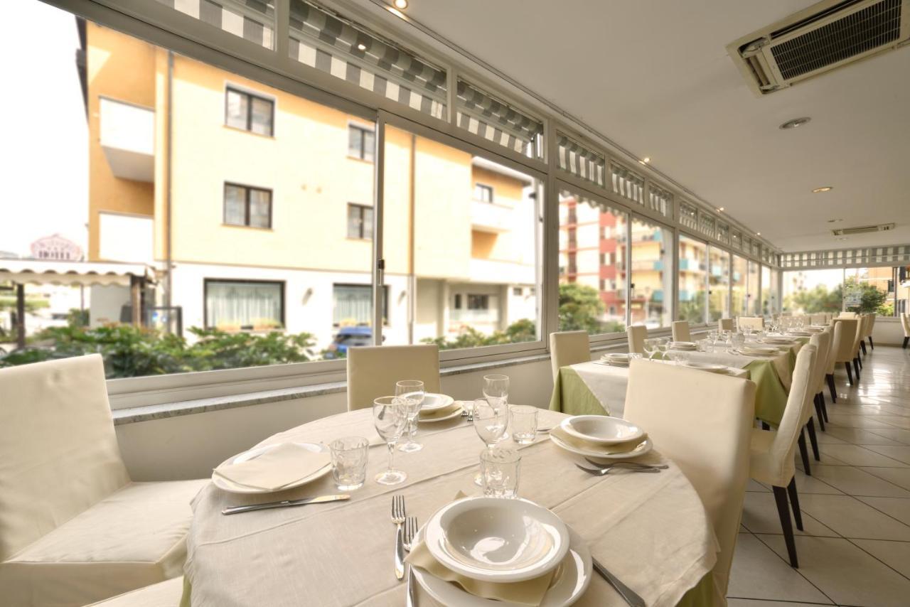 Hotel Ristorante La Marina Mhotelsgroup San Bartolomeo Al Mare Eksteriør billede