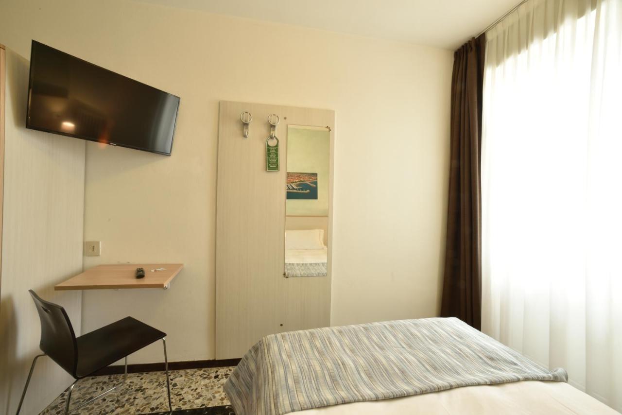 Hotel Ristorante La Marina Mhotelsgroup San Bartolomeo Al Mare Eksteriør billede
