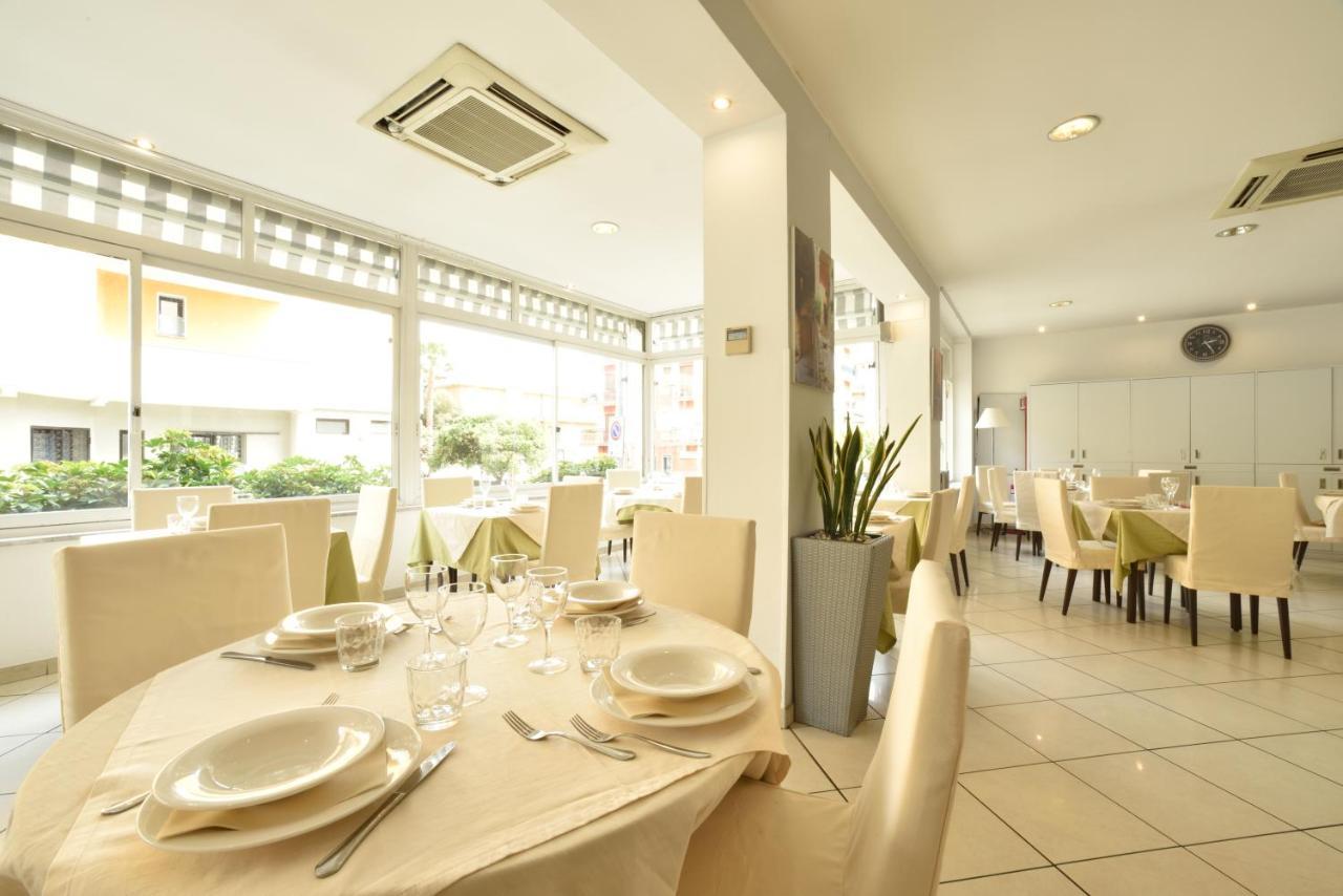 Hotel Ristorante La Marina Mhotelsgroup San Bartolomeo Al Mare Eksteriør billede