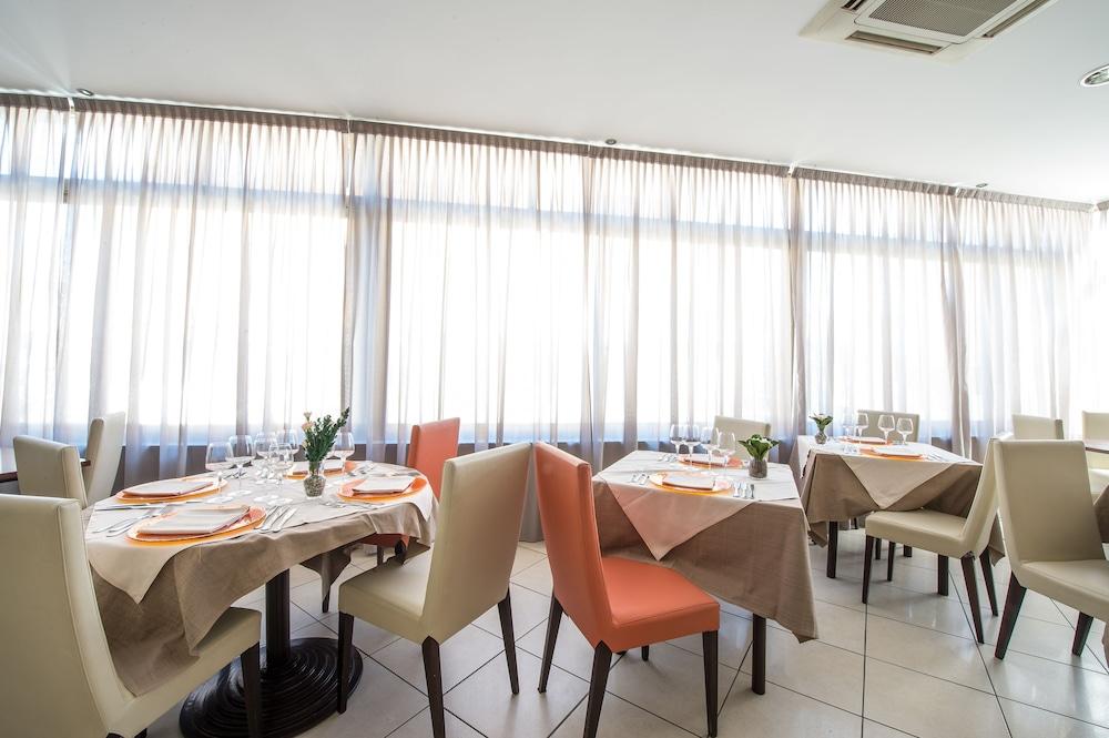 Hotel Ristorante La Marina Mhotelsgroup San Bartolomeo Al Mare Eksteriør billede