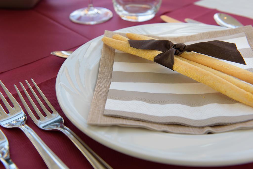 Hotel Ristorante La Marina Mhotelsgroup San Bartolomeo Al Mare Eksteriør billede