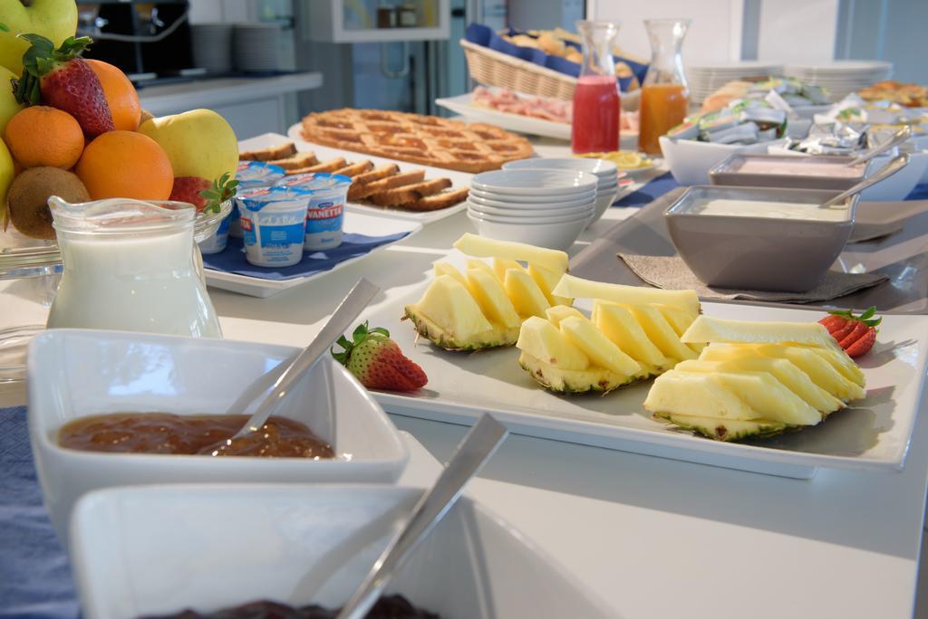 Hotel Ristorante La Marina Mhotelsgroup San Bartolomeo Al Mare Eksteriør billede