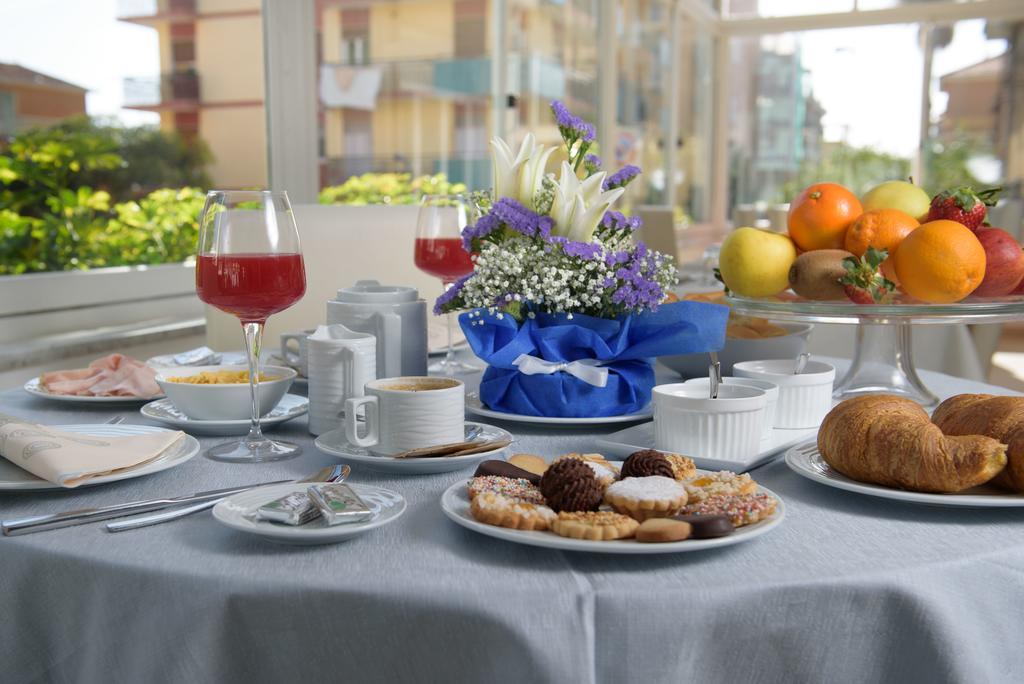 Hotel Ristorante La Marina Mhotelsgroup San Bartolomeo Al Mare Eksteriør billede