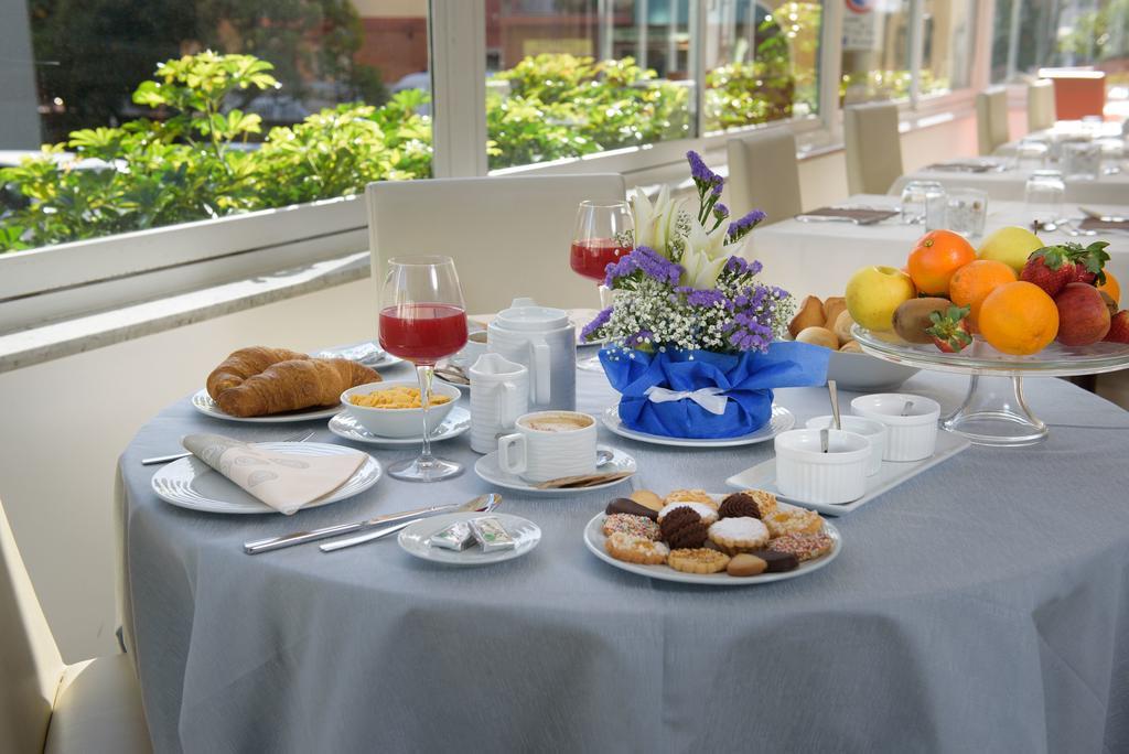 Hotel Ristorante La Marina Mhotelsgroup San Bartolomeo Al Mare Eksteriør billede